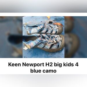 Keen Newport H2 big kids size 4 blue camo water trail hiking close toed sandals